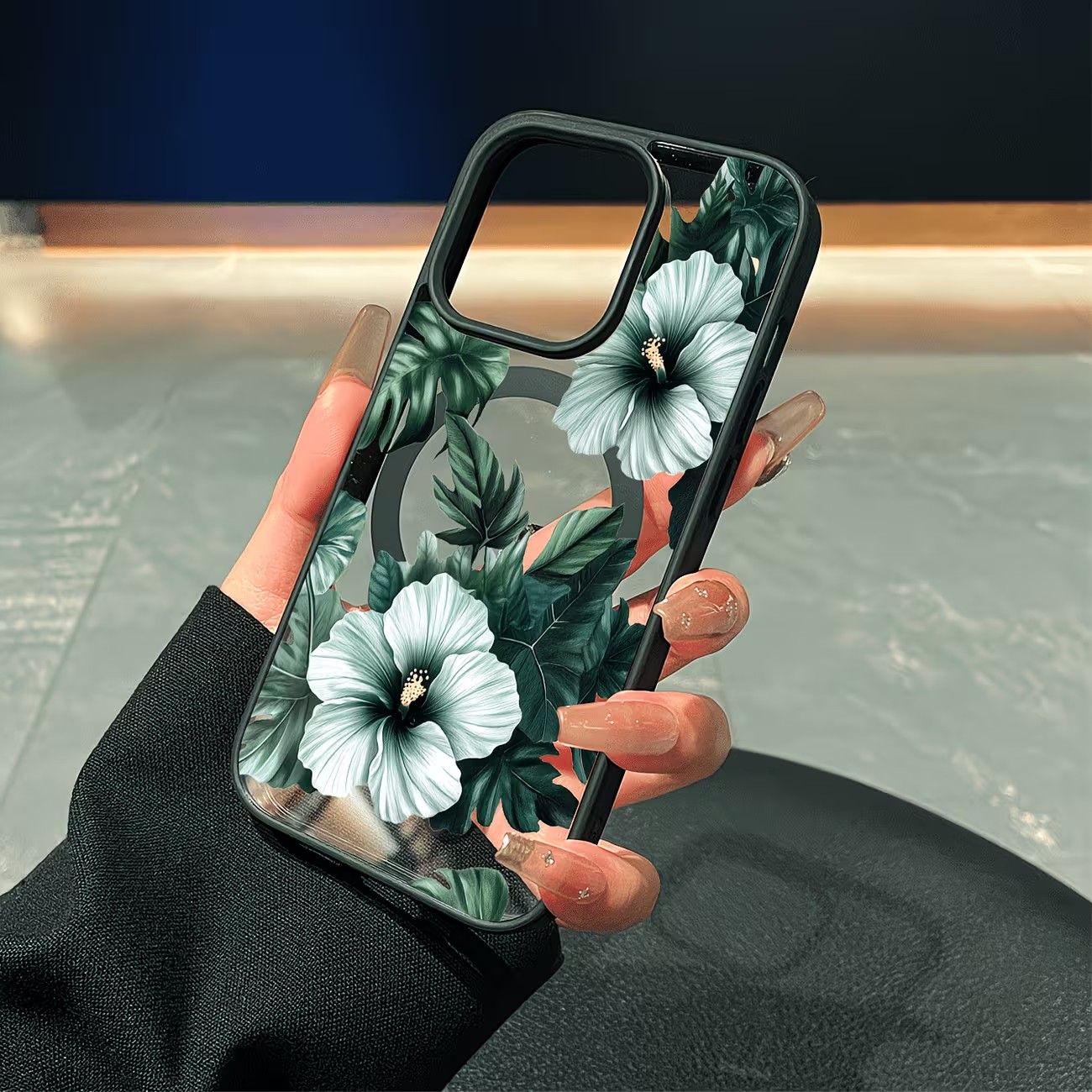 グリーンフローラルプリントのiPhoneケース iPhone - Magnetic Phone Case のレビューと価格